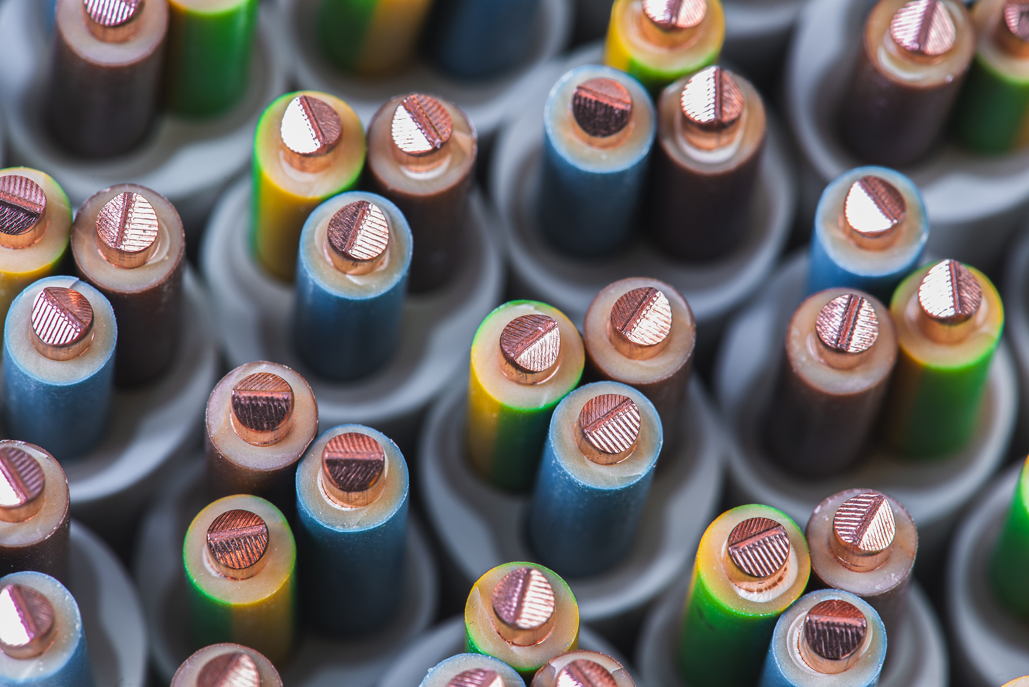Cross-sectioned_Copper_Power_Cables_Closeup