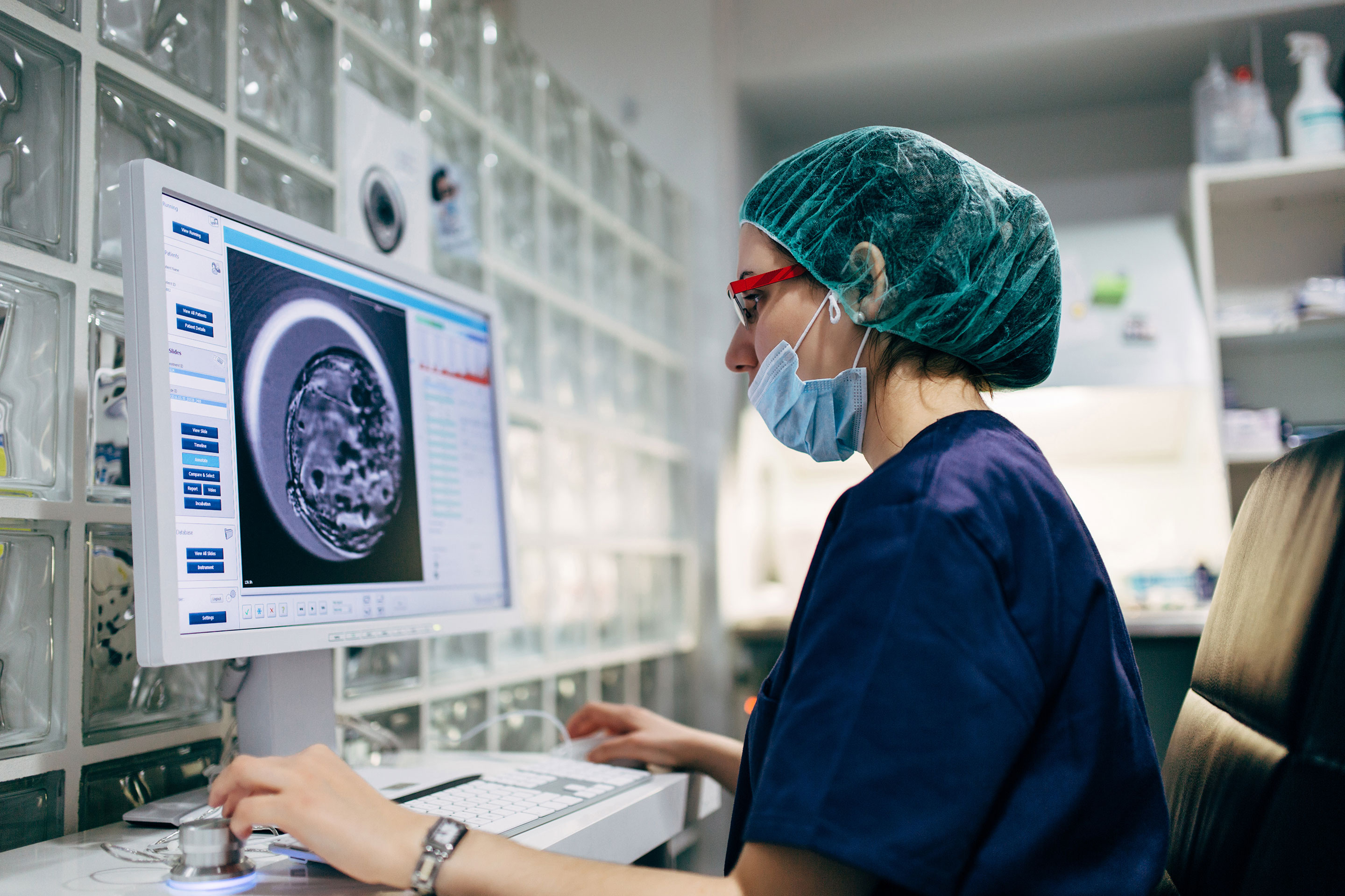 Nurse_Working_in_Laboratory_on_Computer