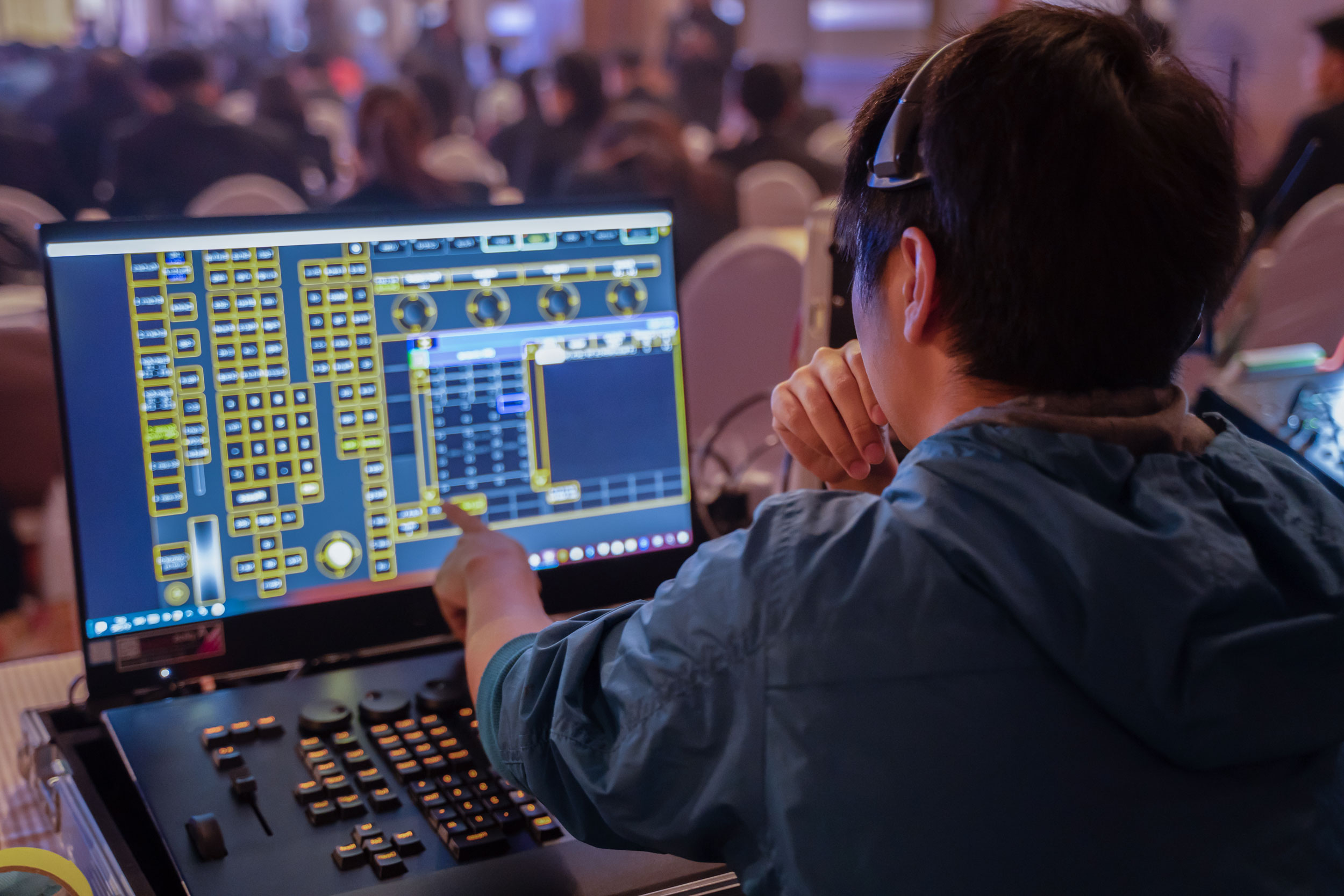 Man_Working_Control_Panel Man_Working_Control_Panel