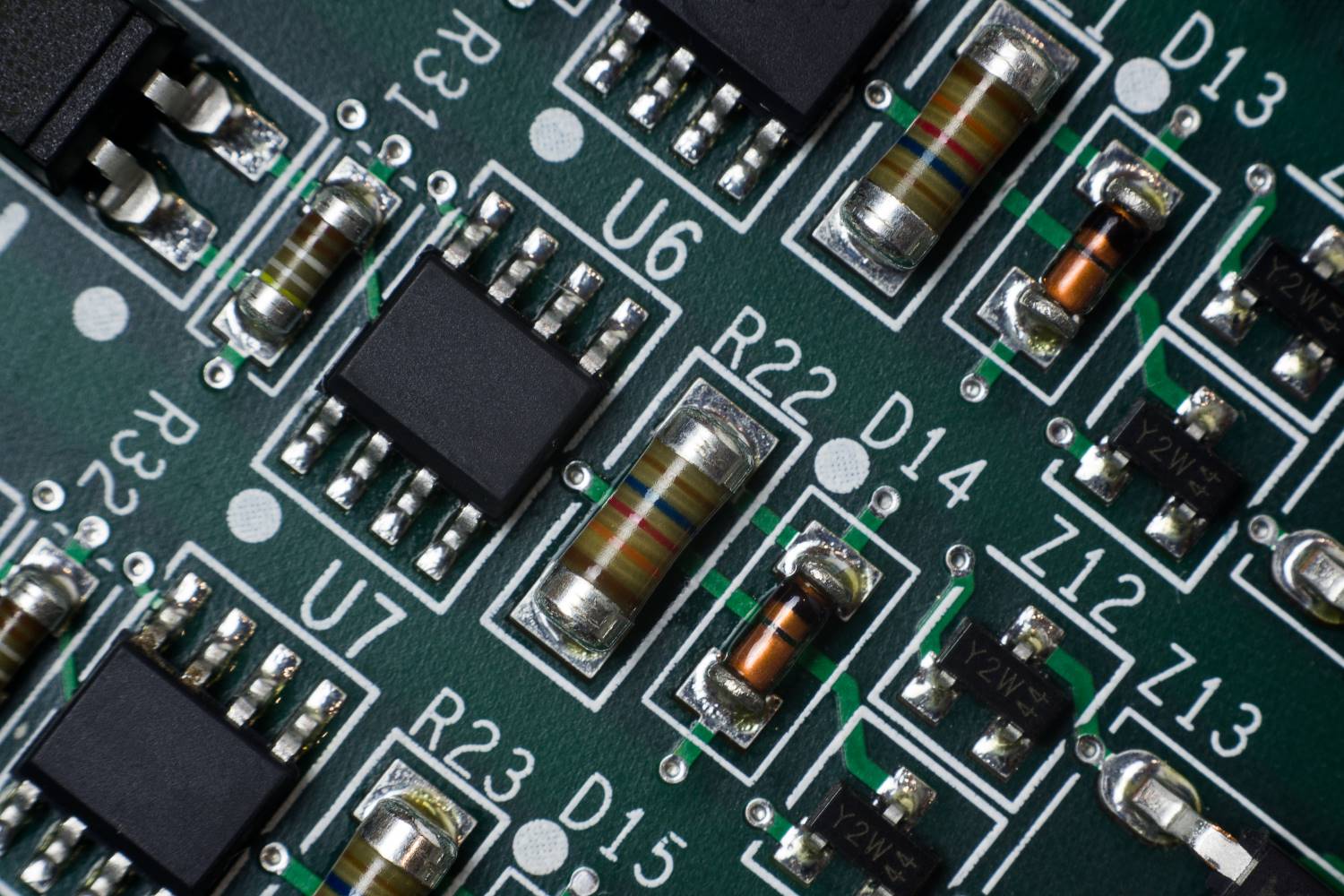 Capacitors_and_Transistors_on_Board