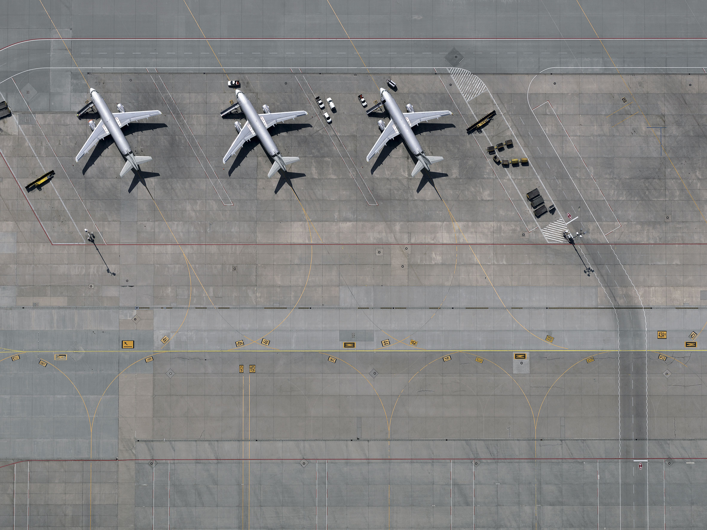 Parked_Aircraft_Aerial